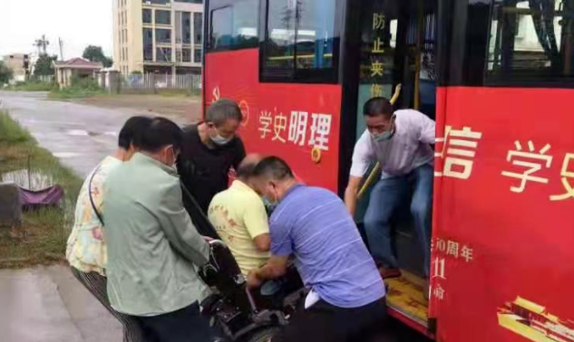 九江長運(yùn)：免費(fèi)接送敬老院老人接種新冠疫苗