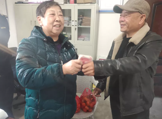 景德鎮(zhèn)長運(yùn):駕駛員拾金不昧受稱贊