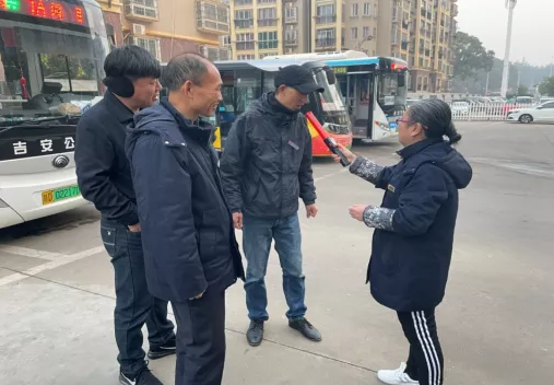 吉安公交持續(xù)開展駕駛員崗前酒精、血壓測試