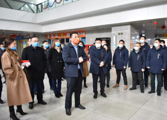 王曉攜領(lǐng)導(dǎo)班子成員慰問(wèn)南昌長(zhǎng)途汽車(chē)站干部員工