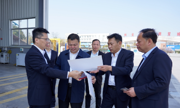 鷹潭市交通局領(lǐng)導(dǎo)蒞臨鷹潭長運(yùn)、鷹潭公交調(diào)研指導(dǎo)   肖良芝陪同