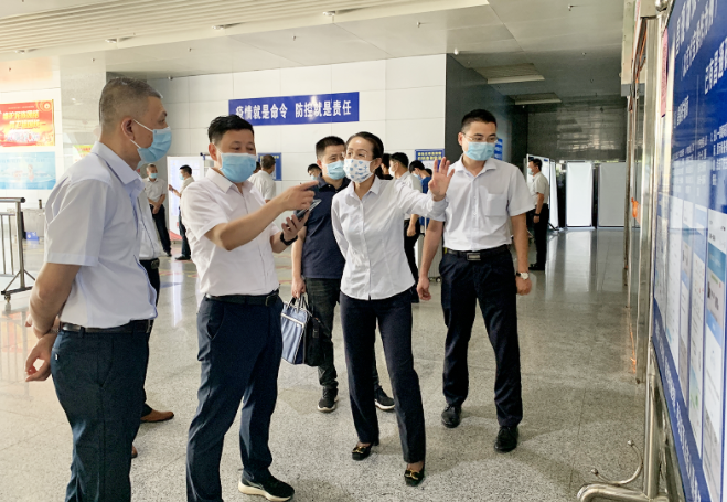 都市城際公交：市交通局、市道路運輸服務(wù)中心領(lǐng)導(dǎo)督導(dǎo)南昌長途汽車西站疫情防控工作