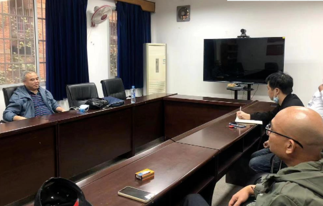 戴豪贛督導(dǎo)長(zhǎng)鴻物業(yè)社區(qū)移交、信訪維穩(wěn)及疫情防控工作