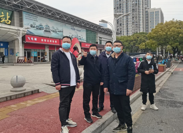 市道路運輸服務中心領導督導都市城際公交文明創(chuàng)建、安全生產(chǎn)工作