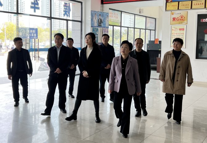 龔建文一行督導(dǎo)武寧公司客運(yùn)中心全國文明城市創(chuàng)建工作