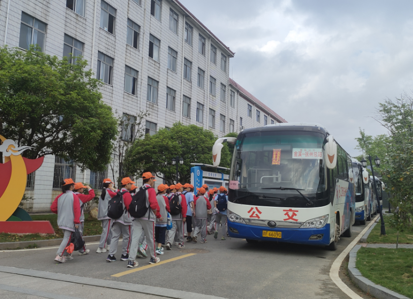 撫州長運(yùn):研學(xué)旅游季 我們“守護(hù)”你