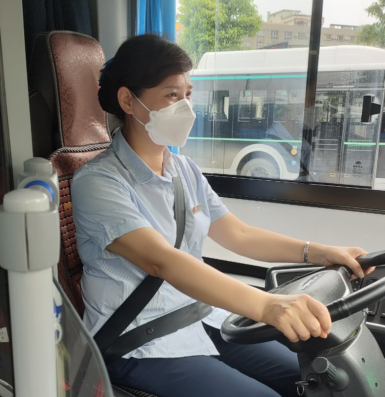 吉安公交：羅偉獲吉安市“五一勞動獎?wù)隆睒s譽稱號