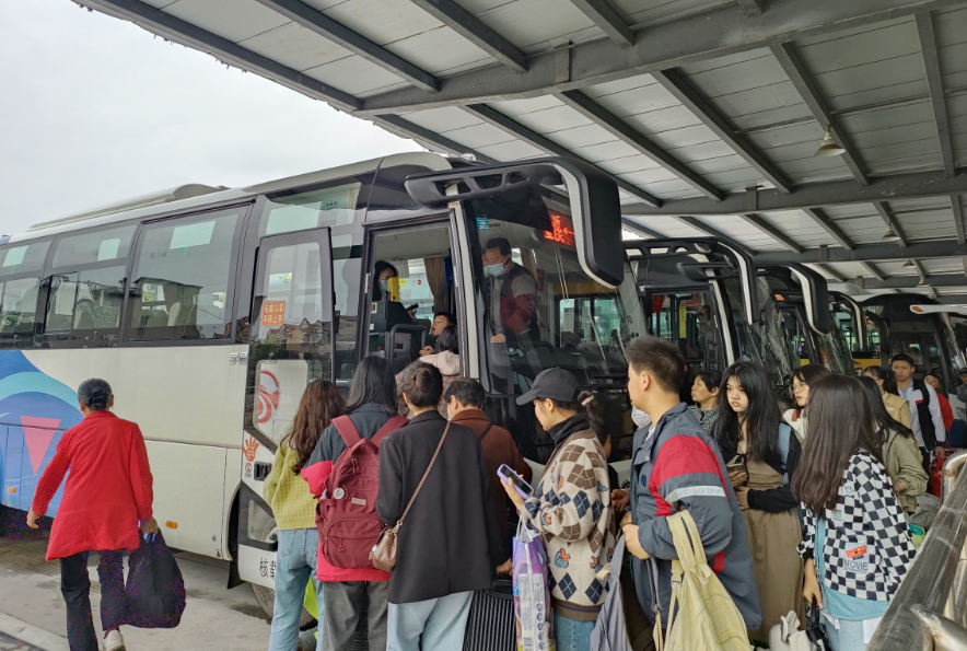 撫州長運:金溪分公司圓滿完成 “五一”小長假旅客運輸任務(wù)