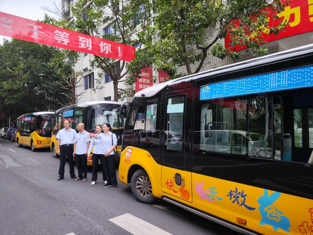 吉安公交：護航開學(xué)季 公交在行動