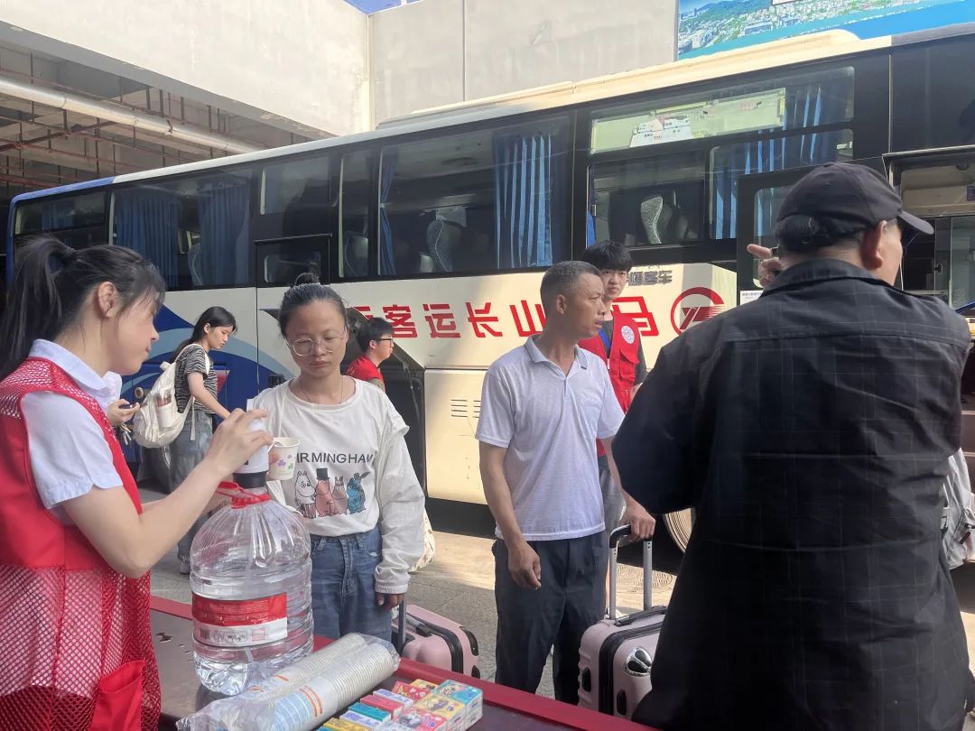 馬鞍山長客：校園直通車 一站式服務護航學子開學