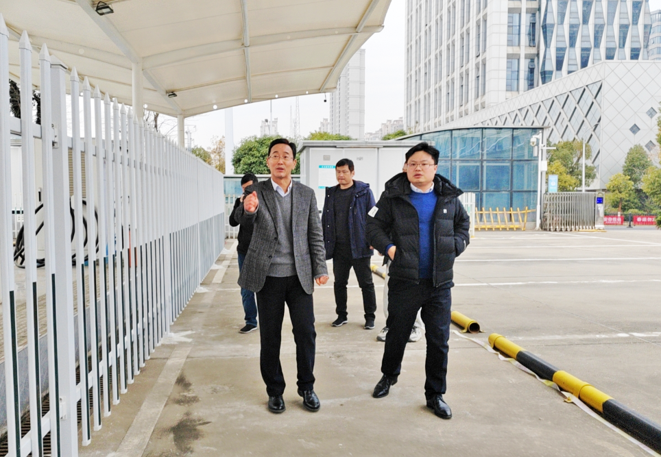 穆孫祥出席江西長運(yùn)2024年第一次機(jī)務(wù)管理工作會并檢查南昌長途汽車西站春運(yùn)首日安全生產(chǎn)工作