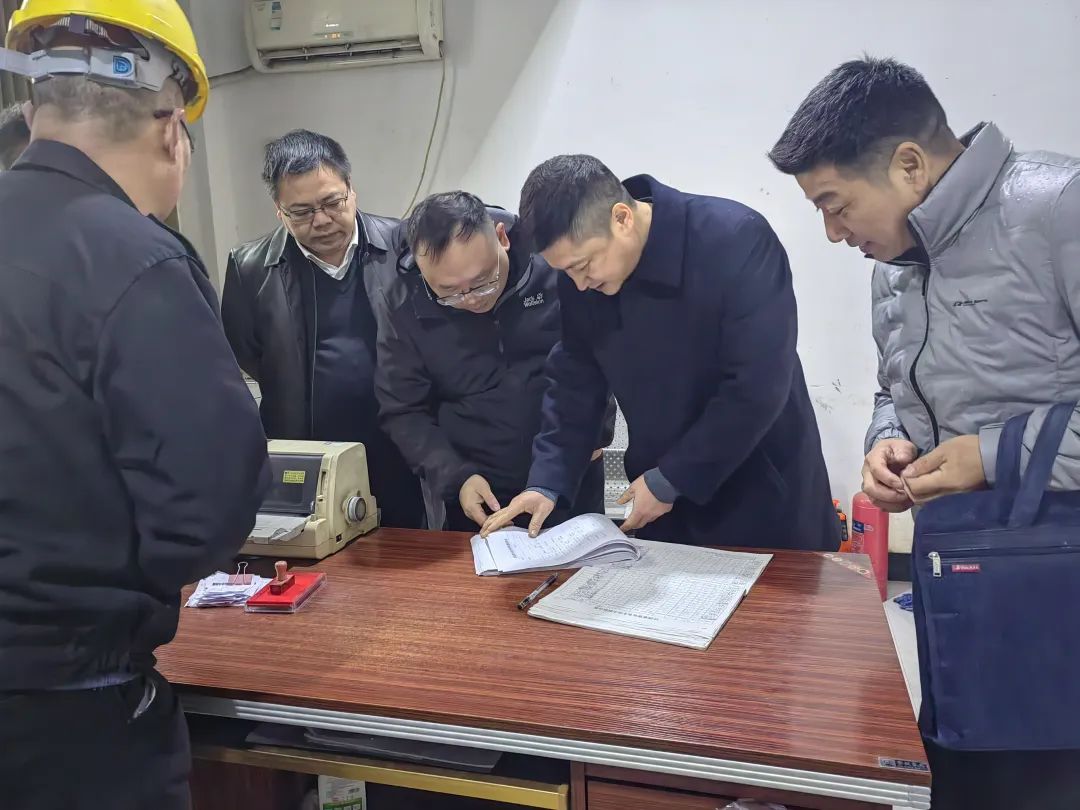 占梁一行檢查鄱陽長運(yùn)、上饒汽運(yùn)春運(yùn)工作