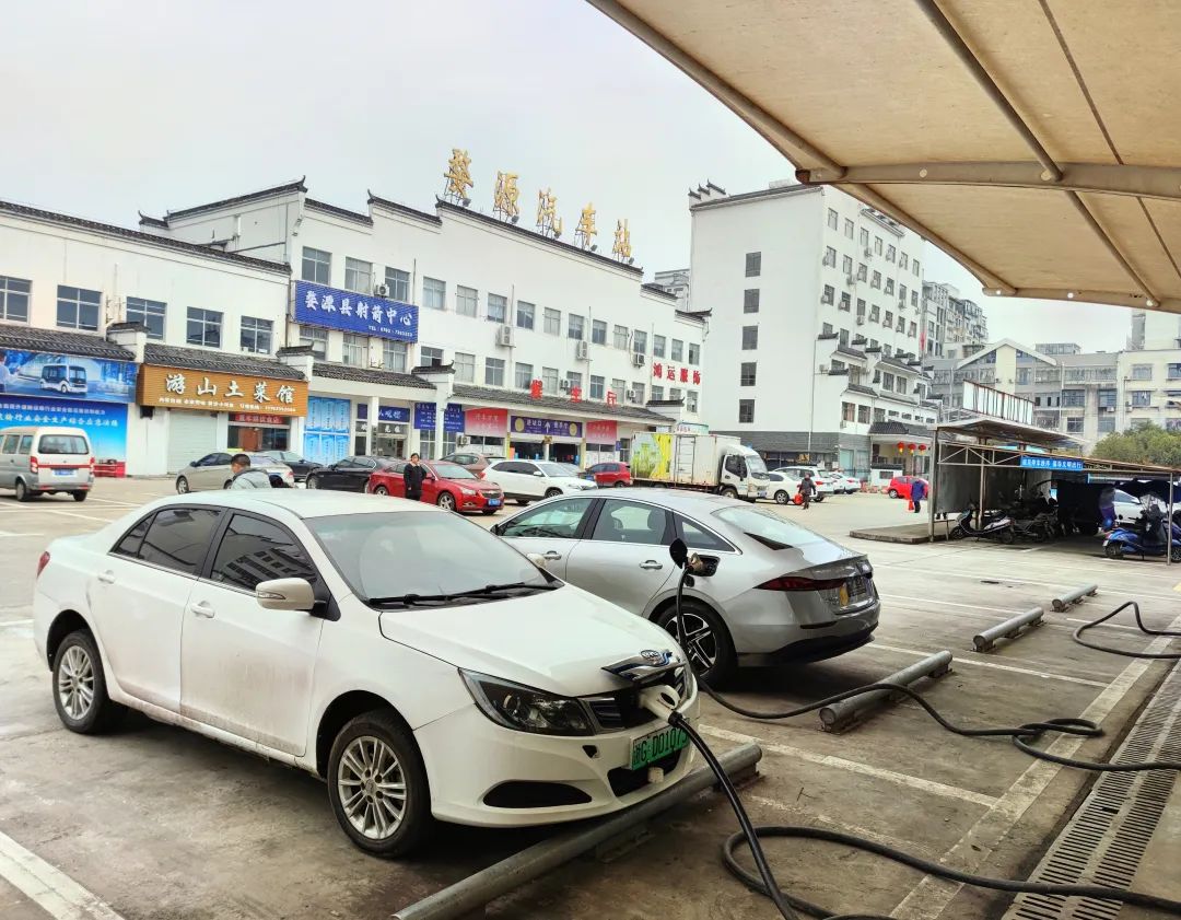 婺源公交:開展充電樁新春充值優(yōu)惠活動(dòng)