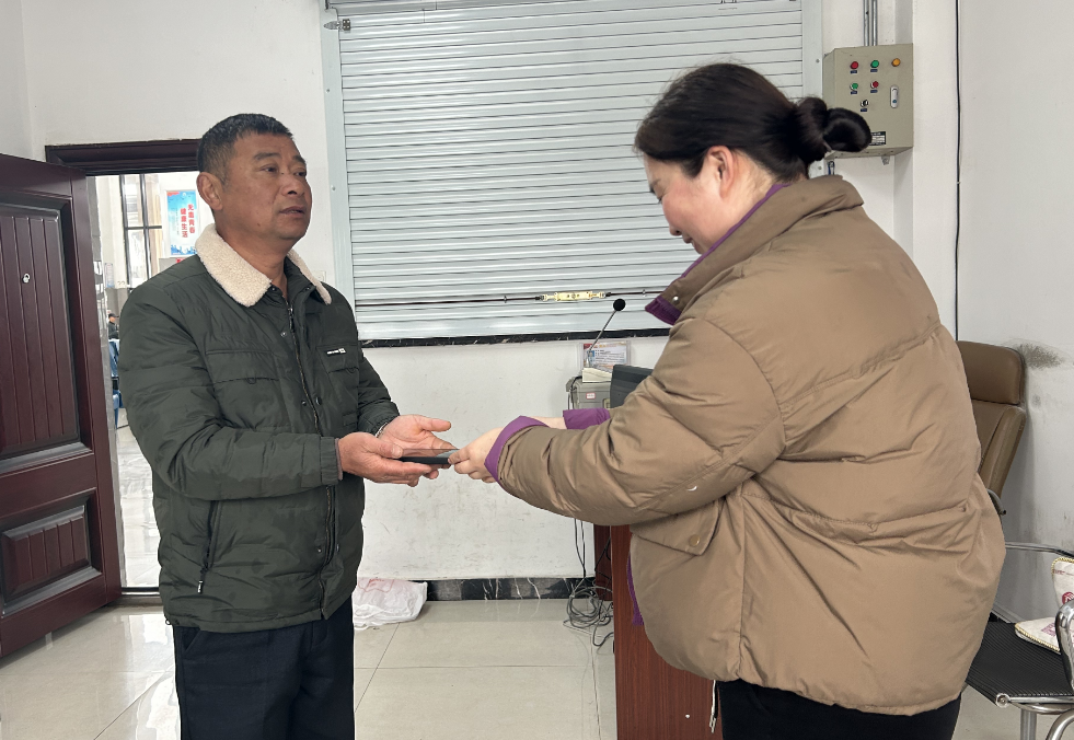 鄱陽長(zhǎng)運(yùn):車站廣播聲聲尋 失而復(fù)得暖人心