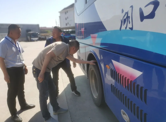 九江長(zhǎng)運(yùn):強(qiáng)化高溫天氣檢查 保障旅客出行安全