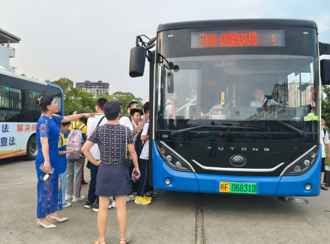 撫州長運:為中小學生出行保駕護航
