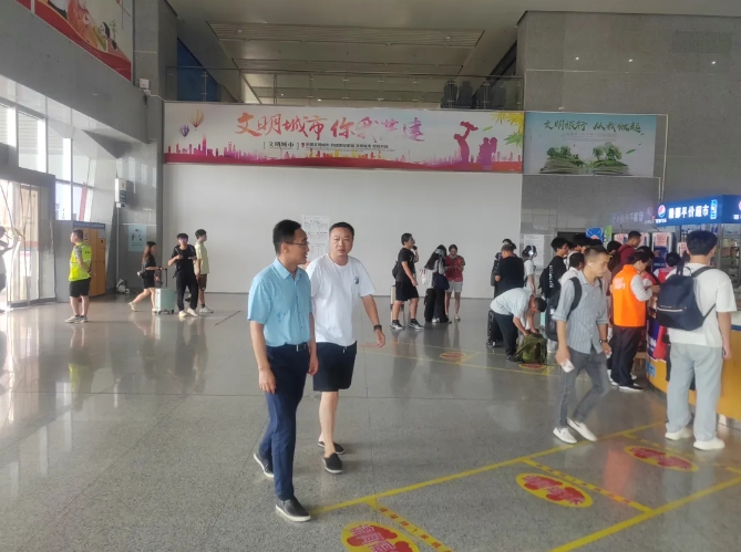 穆孫祥檢查南昌長(zhǎng)途汽車西站假期安全生產(chǎn)工作