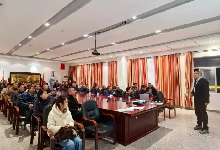 婺源公交：開展消防安全知識(shí)培訓(xùn)及疏散、滅火演練