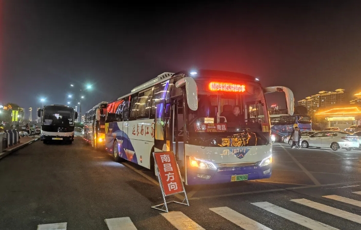 九江長運:永修公司順利完成觀鳥季音樂晚會接駁任務