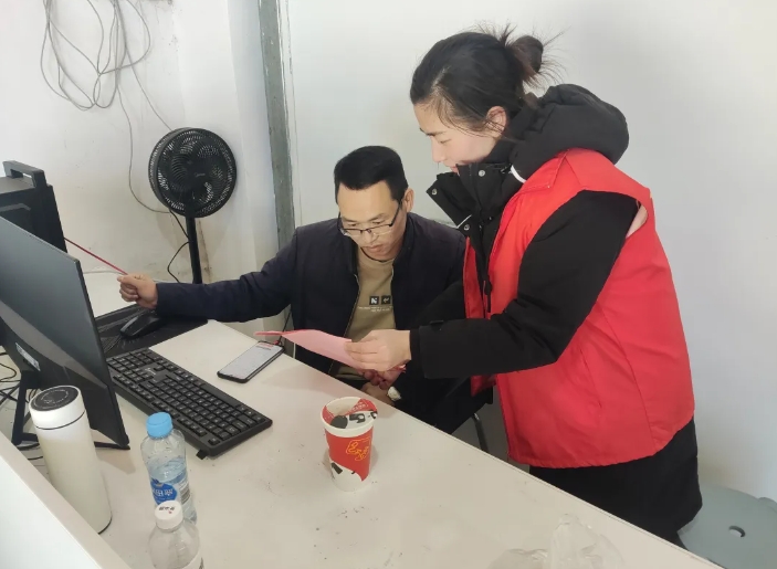 物業(yè)經(jīng)營(yíng)分公司開展防范非法金融活動(dòng)宣傳活動(dòng)