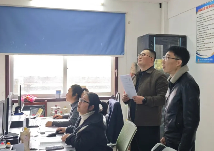 九江長(zhǎng)運(yùn):深入基層開(kāi)展春運(yùn)安全檢查工作