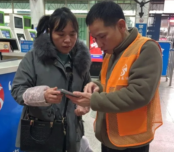 撫州長運(yùn):客運(yùn)中心分公司開展景區(qū)直通車推廣活動(dòng)