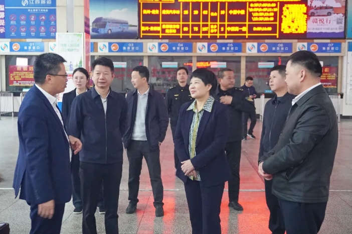 肖良芝陪同撫州市領(lǐng)導(dǎo)督導(dǎo)撫州長運(yùn)“兩會(huì)”期間安全維穩(wěn)工作