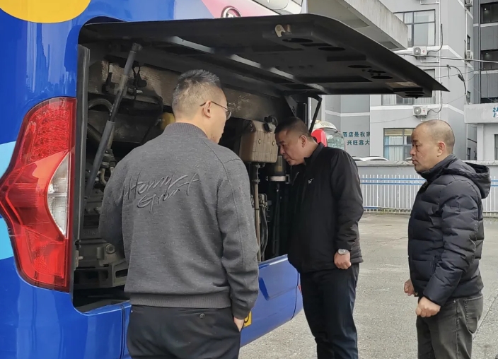 萍鄉(xiāng)長運:開展“兩會”期間安全生產(chǎn)檢查工作