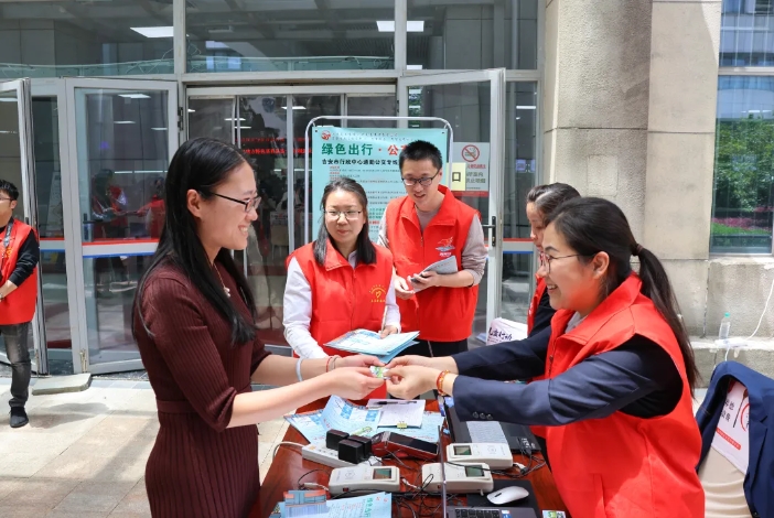 吉安公司：開(kāi)展“綠色出行 公交優(yōu)先”定制公交線(xiàn)主題宣傳活動(dòng)