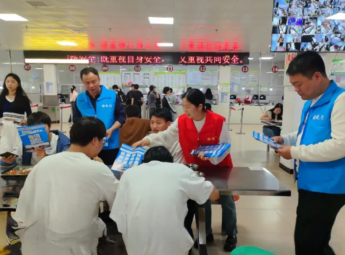 撫州長(zhǎng)運(yùn):開展校園直通車推廣 服務(wù)學(xué)子便捷出行