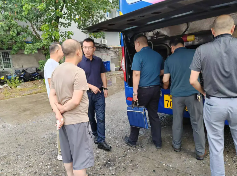 萍鄉(xiāng)長運：開展夏季車輛技術(shù)排查，筑牢高溫天氣行車安全防線