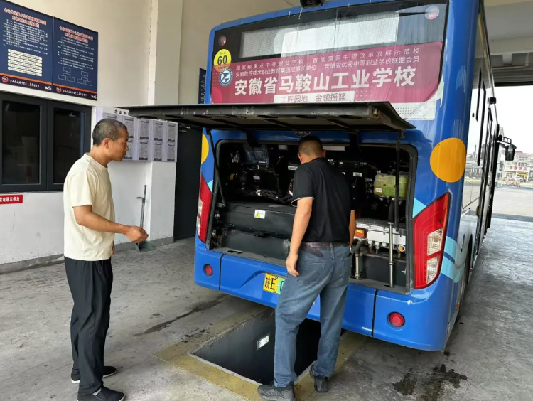 馬鞍山長客 出“連招”全力保障高溫天氣運行安全穩(wěn)定