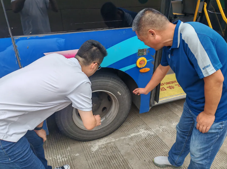 馬鞍山長(zhǎng)客:當(dāng)涂長(zhǎng)客赴年陡客運(yùn)站開(kāi)展安全自查